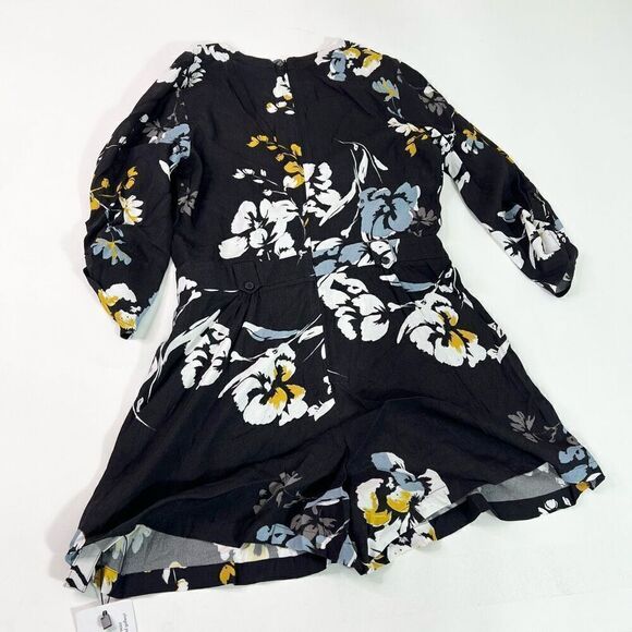 Yumi Kim Liz Romper Womens Small Love Triangle Black Floral Wrap Front One Piece - Picture 7 of 12